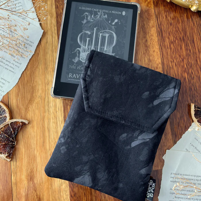 Shadow Black Padded E-reader Sleeve (Wide Size Kindle Oasis/Kobo Libra)